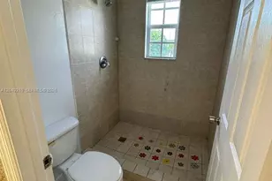 7130 Rue Versailles, Miami Beach, FL 33141 - Photo 8