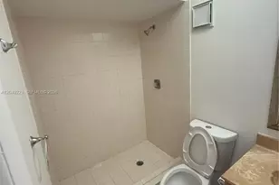 8625 NW 8th St, Miami, FL 33126 - Photo 22
