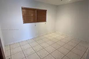 8625 NW 8th St, Miami, FL 33126 - Photo 12