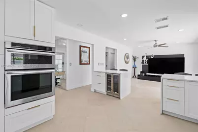 20235 Highland Lakes Blvd, Miami, FL 33179 - Photo 14