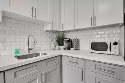 1430 16th St #1, Miami Beach, FL 33139 - Photo 20