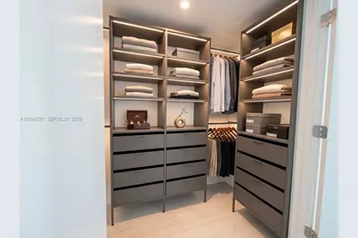 1080 Brickell Ave #1709, Miami, FL 33131 - Photo 6