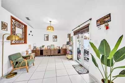 7256 W 34th Ln, Hialeah, FL 33018 - Photo 14