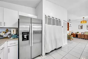 7256 W 34th Ln, Hialeah, FL 33018 - Photo 18