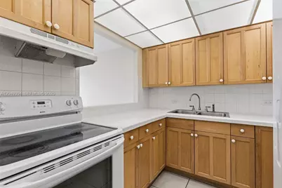 10425 SW 112th Ave #302, Miami, FL 33176 - Photo 2