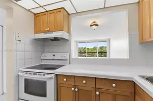 10425 SW 112th Ave, Miami, FL 33176 - Photo 4