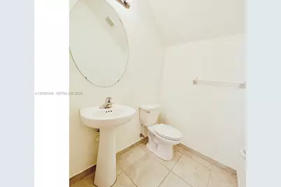 132 NE 24th Ave, Homestead, FL 33033 - Photo 4