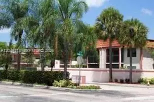 861 NE 207th Ln, Miami, FL 33179 - Photo 2