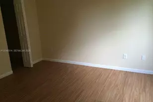 861 NE 207th Ln, Miami, FL 33179 - Photo 4