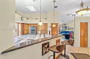 8220 Waterford Ln, Tamarac, FL 33321 - Photo 8