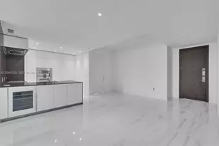 300 Biscayne Blvd Way, Miami, FL 33131 - Photo 2