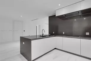 300 Biscayne Blvd Way, Miami, FL 33131 - Photo 4