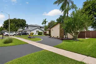11861 NW 41st St, Sunrise, FL 33323 - Photo 2