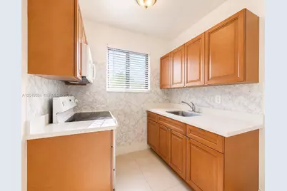 1910 NW 31st St #2, Miami, FL 33142 - Photo 4