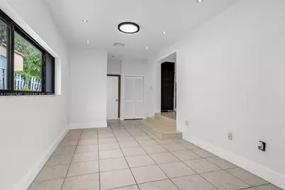 944 SW 10th Avenue, Miami, FL 33130 - Photo 10