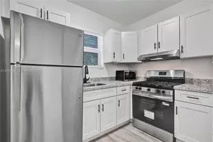 200 NW 13th St, Miami, FL 33136 - Photo 12