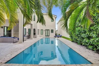 5742 E Brookfield Cir E, Hollywood, FL 33312 - Photo 18