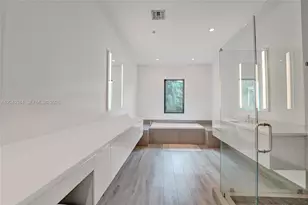 5742 E Brookfield Cir E, Hollywood, FL 33312 - Photo 12