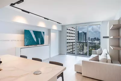 325 S Biscayne Blvd #2920, Miami, FL 33131 - Photo 6