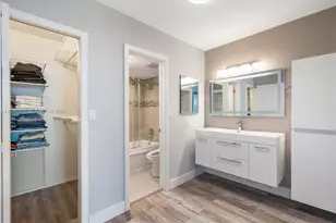20515 E Country Club Dr, Aventura, FL 33180 - Photo 16