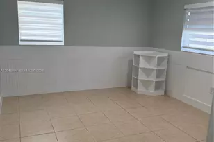 9675 SW 19th St, Miami, FL 33165 - Photo 16