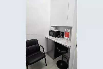 218 N Federal Highway, Hallandale Beach, FL 33009 - Photo 10