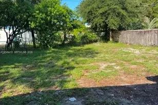 26 Virginia Rd, West Park, FL 33023 - Photo 12
