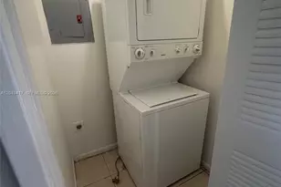 9741 Fontainebleau Blvd, Miami, FL 33172 - Photo 12