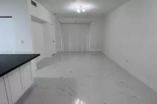 18344 NW 68th Ave, Hialeah, FL 33015 - Photo 8