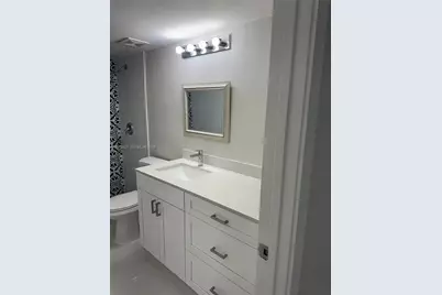 18344 NW 68th Ave #F, Hialeah, FL 33015 - Photo 12