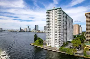 301 174th St, Sunny Isles Beach, FL 33160 - Photo 2