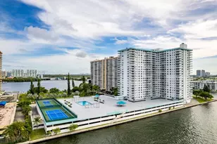 301 174th St, Sunny Isles Beach, FL 33160 - Photo 4