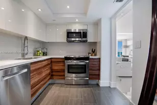 100 Bayview Dr, Sunny Isles Beach, FL 33160 - Photo 10