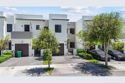 9174 SW 5th Ln, Miami, FL 33174 - Photo 2