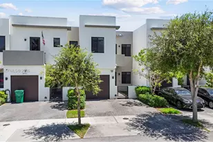9174 SW 5th Ln, Miami, FL 33174 - Photo 2