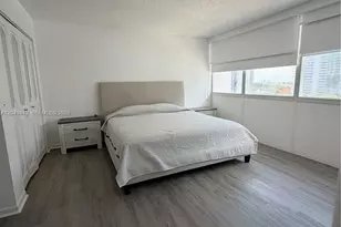 1420 Brickell Bay Dr, Miami, FL 33131 - Photo 12