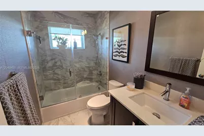 800 Polk St #/, Hollywood, FL 33019 - Photo 10