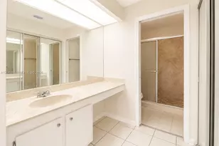 687 SE 22nd Dr, Homestead, FL 33033 - Photo 10