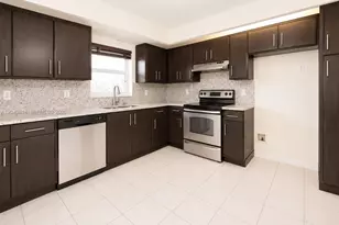 687 SE 22nd Dr, Homestead, FL 33033 - Photo 14