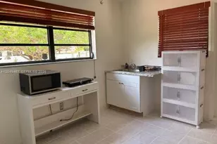 12890 NE Miami Ct, North Miami, FL 33161 - Photo 2