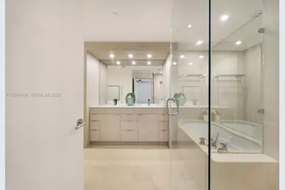 6799 Collins Ave #1402, Miami Beach, FL 33141 - Photo 20