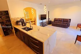 2105 NE 40th Ave, Homestead, FL 33033 - Photo 2