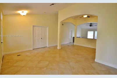 17569 N 89th Pl N, Loxahatchee, FL 33470 - Photo 12