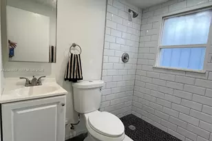 140 NW 13th St, Miami, FL 33136 - Photo 10