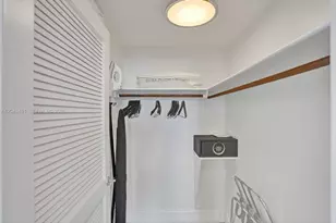 4401 Collins Ave, Miami Beach, FL 33140 - Photo 38