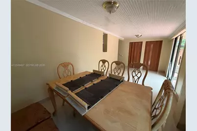 1061 E 20th St, Hialeah, FL 33013 - Photo 14