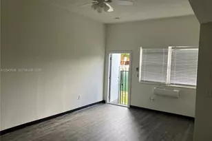 467 NW 8th St, Miami, FL 33136 - Photo 4