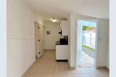 2461 NW 5th St #C, Miami, FL 33125 - Photo 4