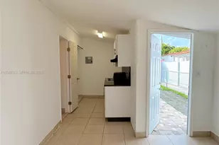 2461 NW 5th St, Miami, FL 33125 - Photo 4