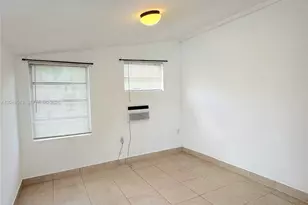 2461 NW 5th St, Miami, FL 33125 - Photo 8